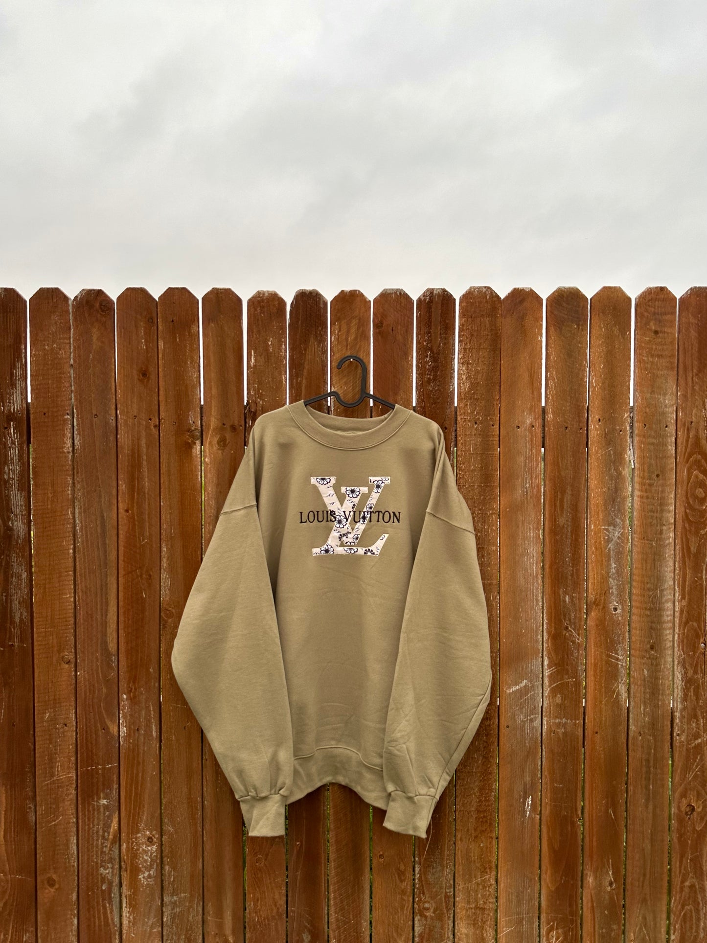 Applique LV Crew